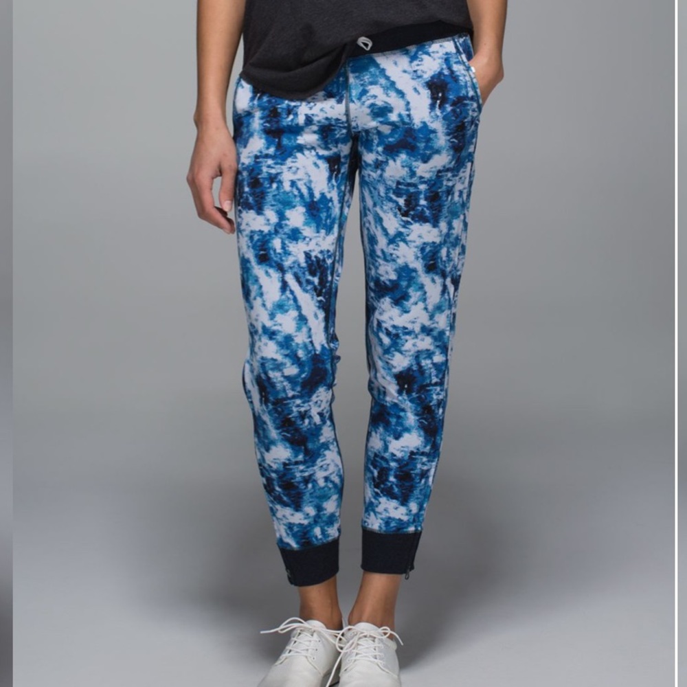Lululemon No Sweat Pant in Silver & Navy Blue - Picture 3 of 14